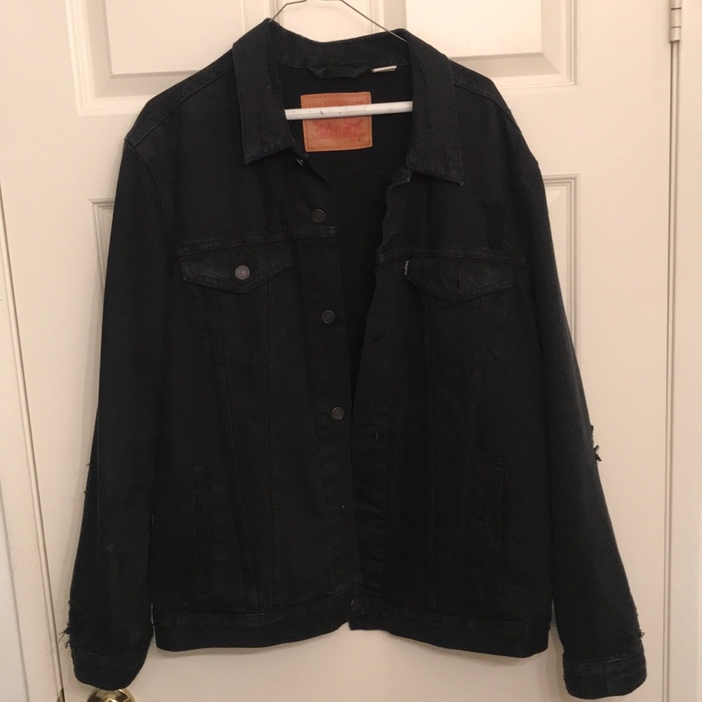 Distressed Levi Black Denim Trucker Jacket XL